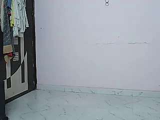 lovelyrathor naked stripping on cam for live sex video chat