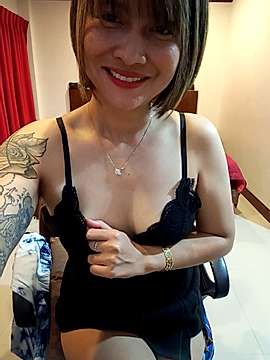 Lucy-Hott naked stripping on cam for live sex video chat