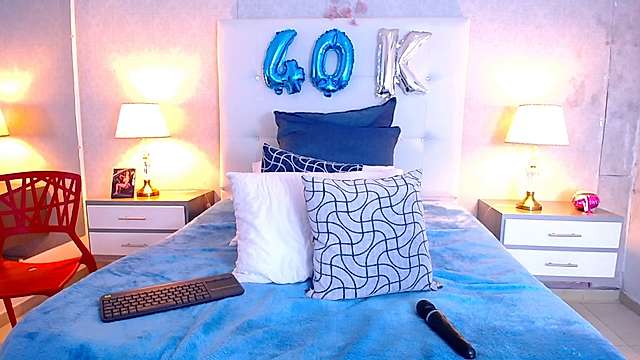 Luisa_sexxo naked stripping on cam for live sex video chat