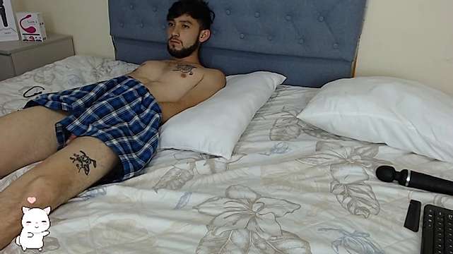 Lux_love naked stripping on cam for live sex video chat