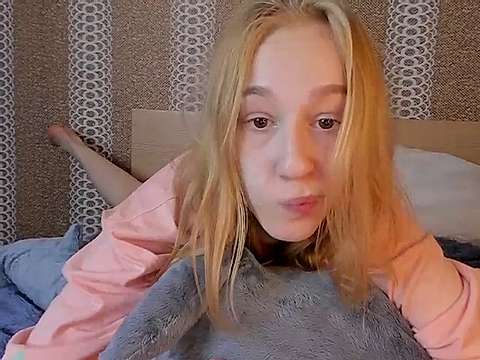 lyrics_lili naked stripping on cam for live sex video chat