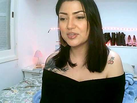 Madamlucy naked stripping on cam for live sex video chat