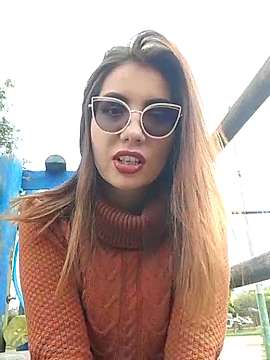 Maggie_Oslo naked stripping on cam for live sex video chat