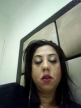 Mahi4luv naked stripping on cam for live sex video chat