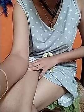 mallugirl4u naked stripping on cam for live sex video chat