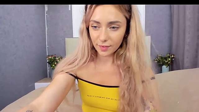 MariiD naked stripping on cam for live sex video chat
