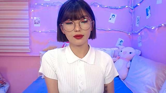 MeyWagashi01 naked stripping on cam for live sex video chat