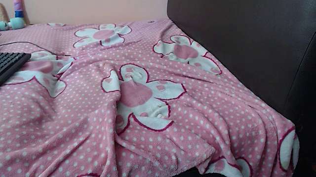 mia_fioreee naked stripping on cam for live sex video chat