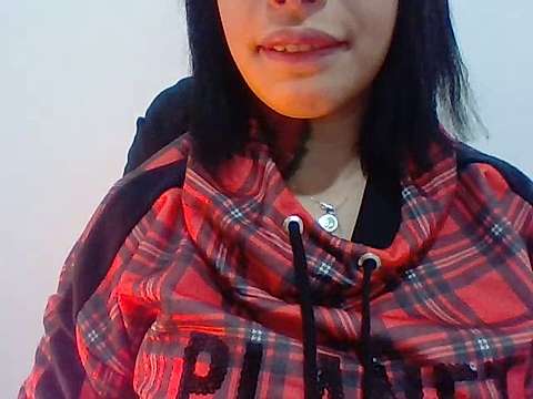 MileninhaFerreira naked stripping on cam for live sex video chat