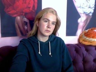 Miranda-Blakes nude on cam – live sex chat