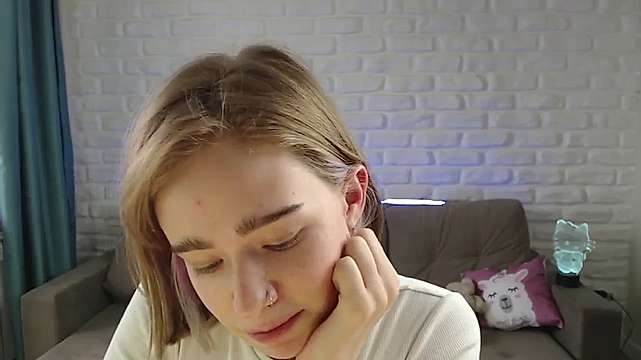 miss_sofie naked stripping on cam for live sex video chat