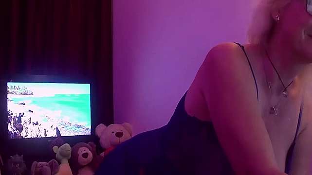MoniCutex naked stripping on cam for live sex video chat