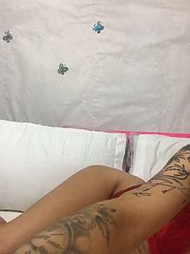 naomi_89xx naked stripping on cam for live sex video chat