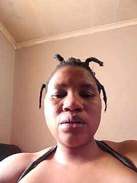 nastybustylisa28 naked stripping on cam for live sex video chat