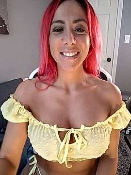 Phatbottom20 naked stripping on cam for live sex video chat