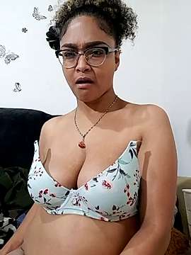 Priscilaa18 naked stripping on cam for live sex video chat