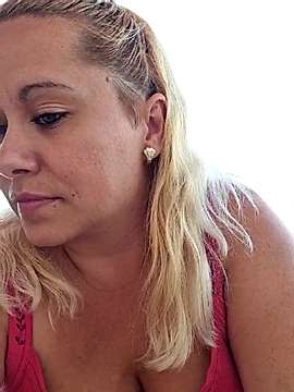 SabinaSweety naked stripping on cam for live sex video chat