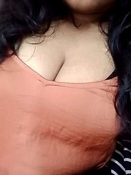 Saiyra_21 naked stripping on cam for live sex video chat