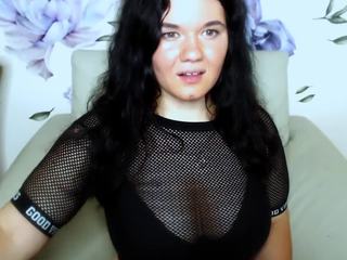Selena-Wade nude on cam – live sex chat
