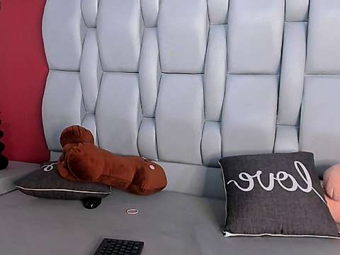 Sheyla_Hot_ naked stripping on cam for live sex video chat