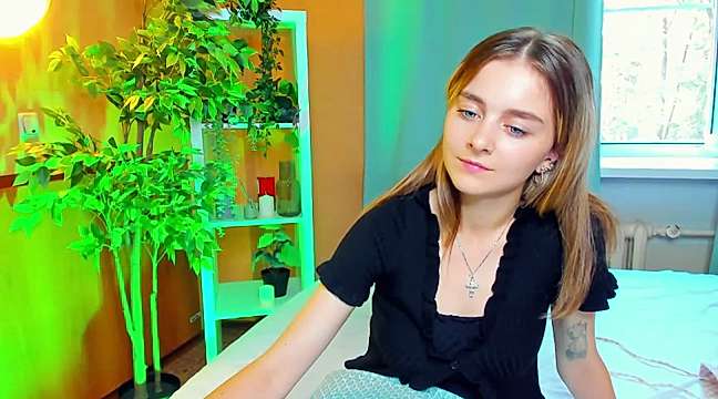 StelIaEvans naked stripping on cam for live sex video chat