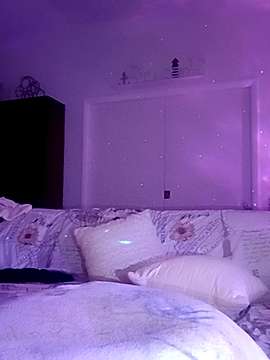 sweetnissapril naked stripping on cam for live sex video chat