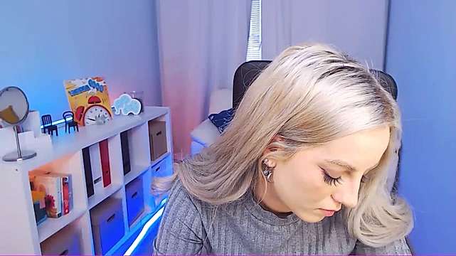 Umilim naked stripping on cam for live sex video chat