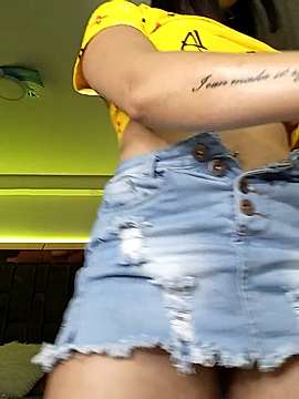 XHannaxX naked stripping on cam for live sex video chat