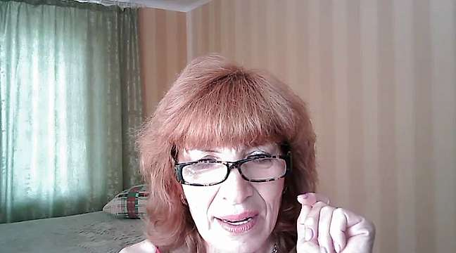 YaniSuns naked stripping on cam for live sex video chat