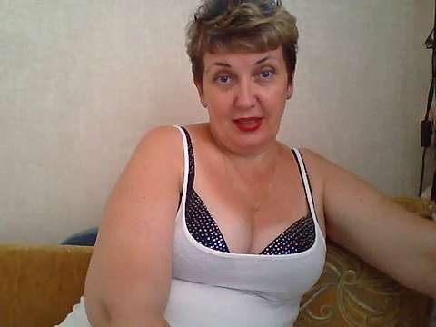 AlisaHopper naked stripping on cam for live sex video chat