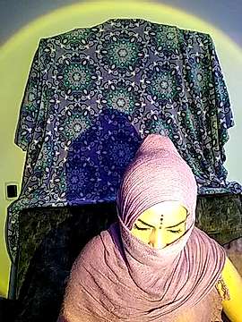 Amina_Najar naked stripping on cam for live sex video chat