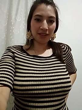 AMY_XYZ naked stripping on cam for live sex video chat