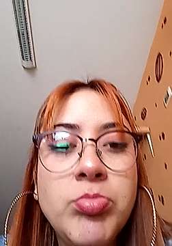 Ashley_W naked stripping on cam for live sex video chat