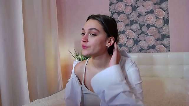 Astryde naked stripping on cam for live sex video chat