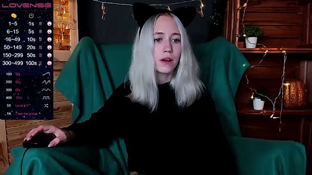 AveryMontey naked stripping on cam for live sex video chat