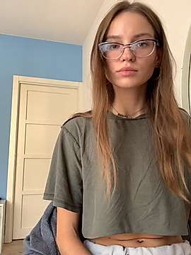 BunnyBaby93 naked stripping on cam for live sex video chat