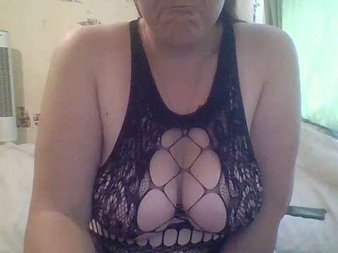 BustyMummy naked stripping on cam for live sex video chat