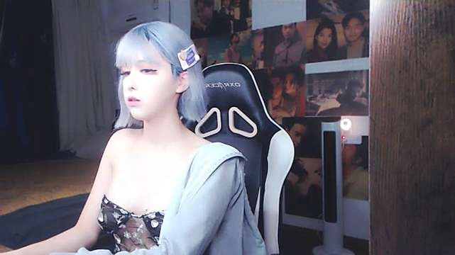 candy_cola naked stripping on cam for live sex video chat