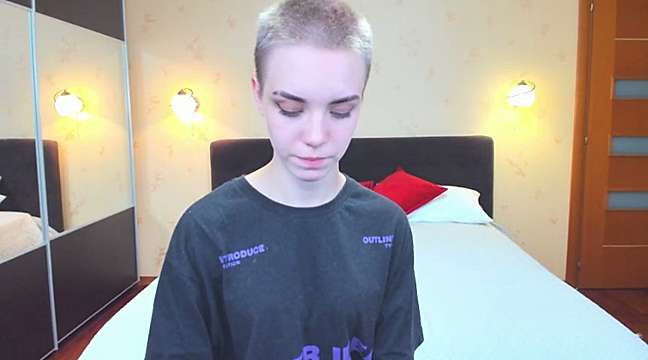CassandraMills naked stripping on cam for live sex video chat
