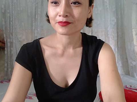 Crystal_Ice-cream_Echo naked stripping on cam for live sex video chat