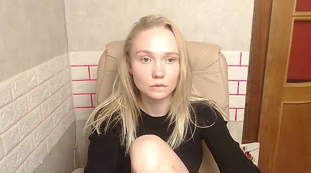 Ester_Denham naked stripping on cam for live sex video chat