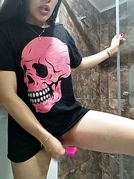 EstrellaBlossom naked stripping on cam for live sex video chat
