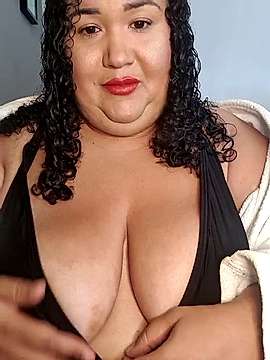 full_fat_chocomylk naked stripping on cam for live sex video chat