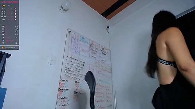 _Hanna_Tatum naked stripping on cam for live sex video chat