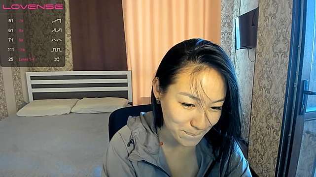 Hey__Hawaii naked stripping on cam for live sex video chat