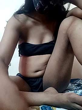 Honeybee_live naked stripping on cam for live sex video chat