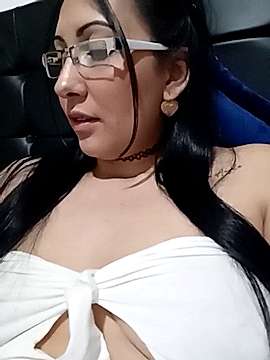 isabella_hermosa naked stripping on cam for live sex video chat