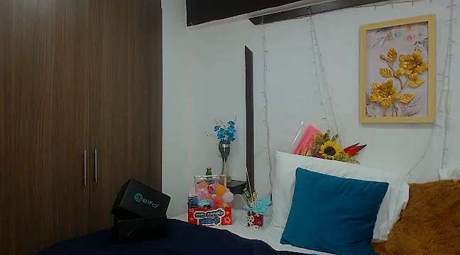 Ivy_youth naked stripping on cam for live sex video chat