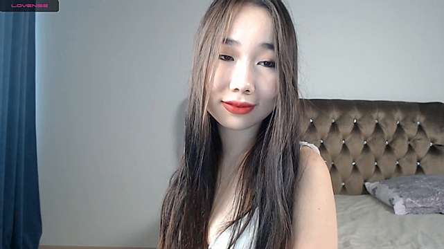 kasumi_kyoto naked stripping on cam for live sex video chat