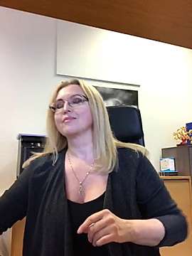 KristinaKeshh naked stripping on cam for live sex video chat